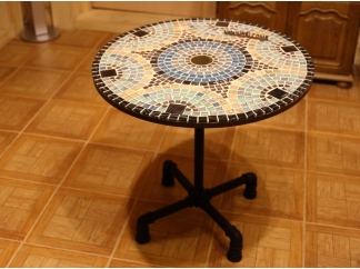 Столик отделанный мозаикой Венский кофе_1 D70см